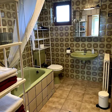 Cozy Little Townhouse With Charm Vakantiehuis