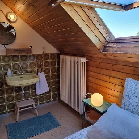 Cozy Little Townhouse With Charm *